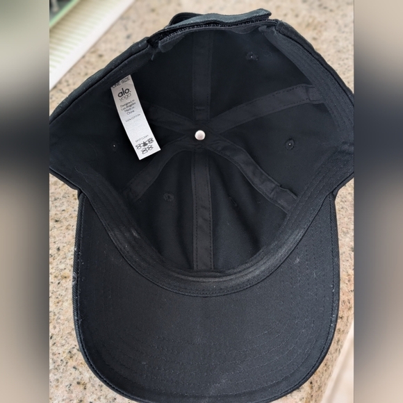 Alo Black Logo Cap - Picture 4 of 5